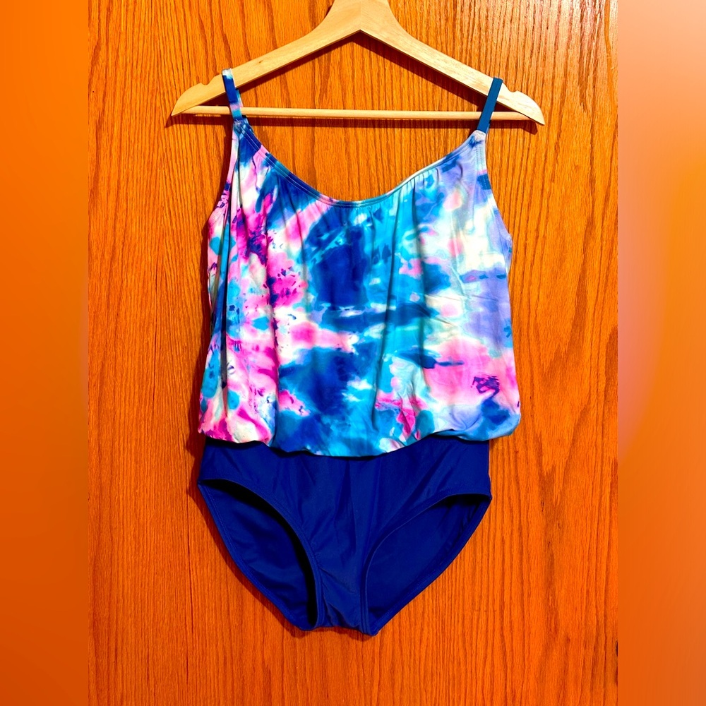 Coco Reef
Women Padded‎ Colorblock One Piece Swimsuit, Blue Combo Sz 10
